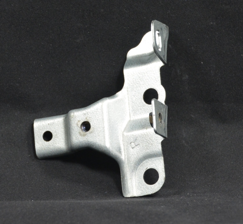 Right bumper bracket