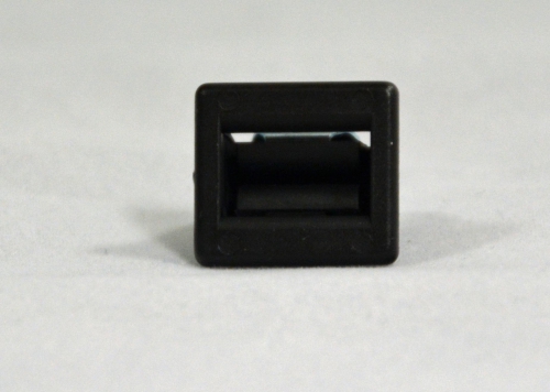 Mounting clip for grille