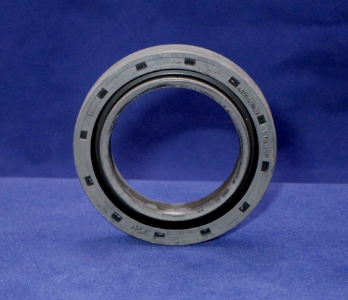 Simmerring for wheel bearing rear axle